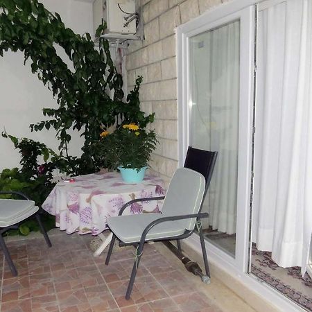 Rooms N&M Baska Voda Luaran gambar