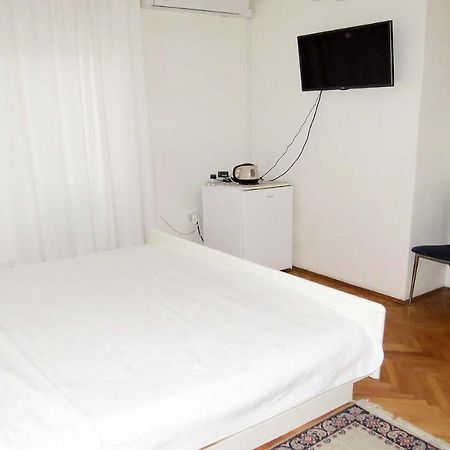 Rooms N&M Baska Voda Luaran gambar