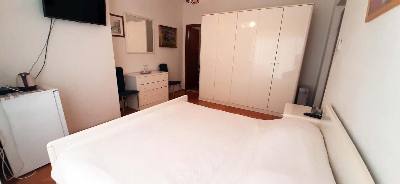 Rooms N&M Baska Voda Luaran gambar