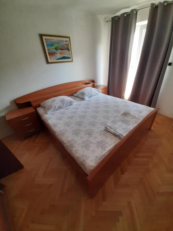 Rooms N&M Baska Voda Luaran gambar