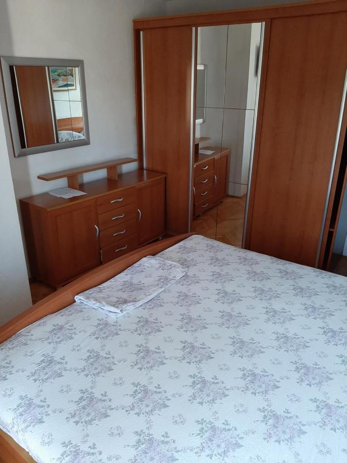 Rooms N&M Baska Voda Luaran gambar