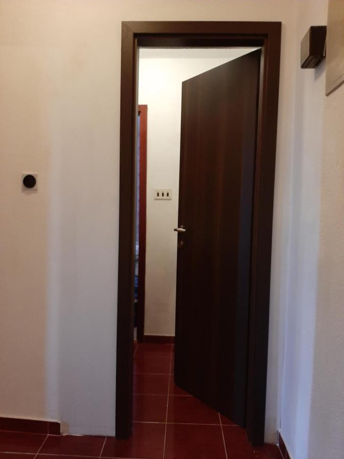 Rooms N&M Baska Voda Luaran gambar