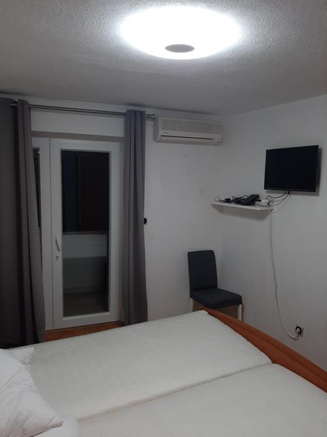Rooms N&M Baska Voda Luaran gambar